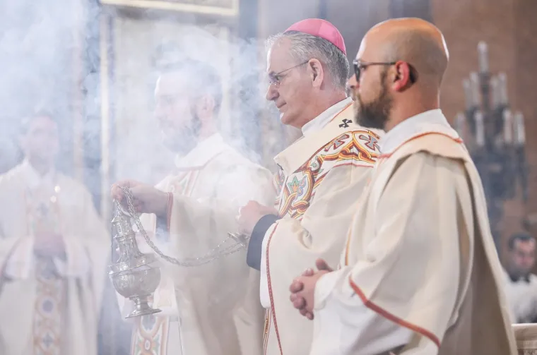 Istaknuti HDZ-ovci u prvim redovima na misi u Katedrali: Pogledajte tko je sve do&scaron;ao