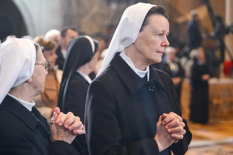 Istaknuti HDZ-ovci u prvim redovima na misi u Katedrali: Pogledajte tko je sve do&scaron;ao