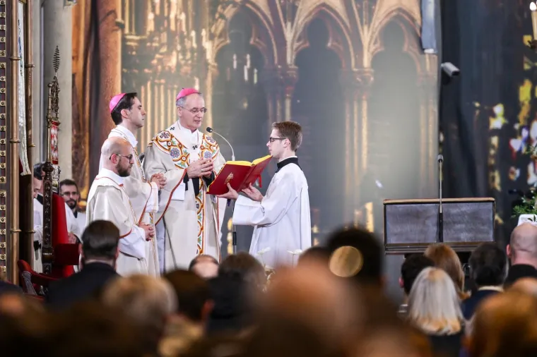 Istaknuti HDZ-ovci u prvim redovima na misi u Katedrali: Pogledajte tko je sve do&scaron;ao