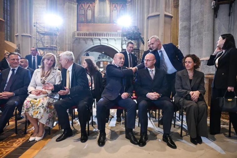 Istaknuti HDZ-ovci u prvim redovima na misi u Katedrali: Pogledajte tko je sve do&scaron;ao