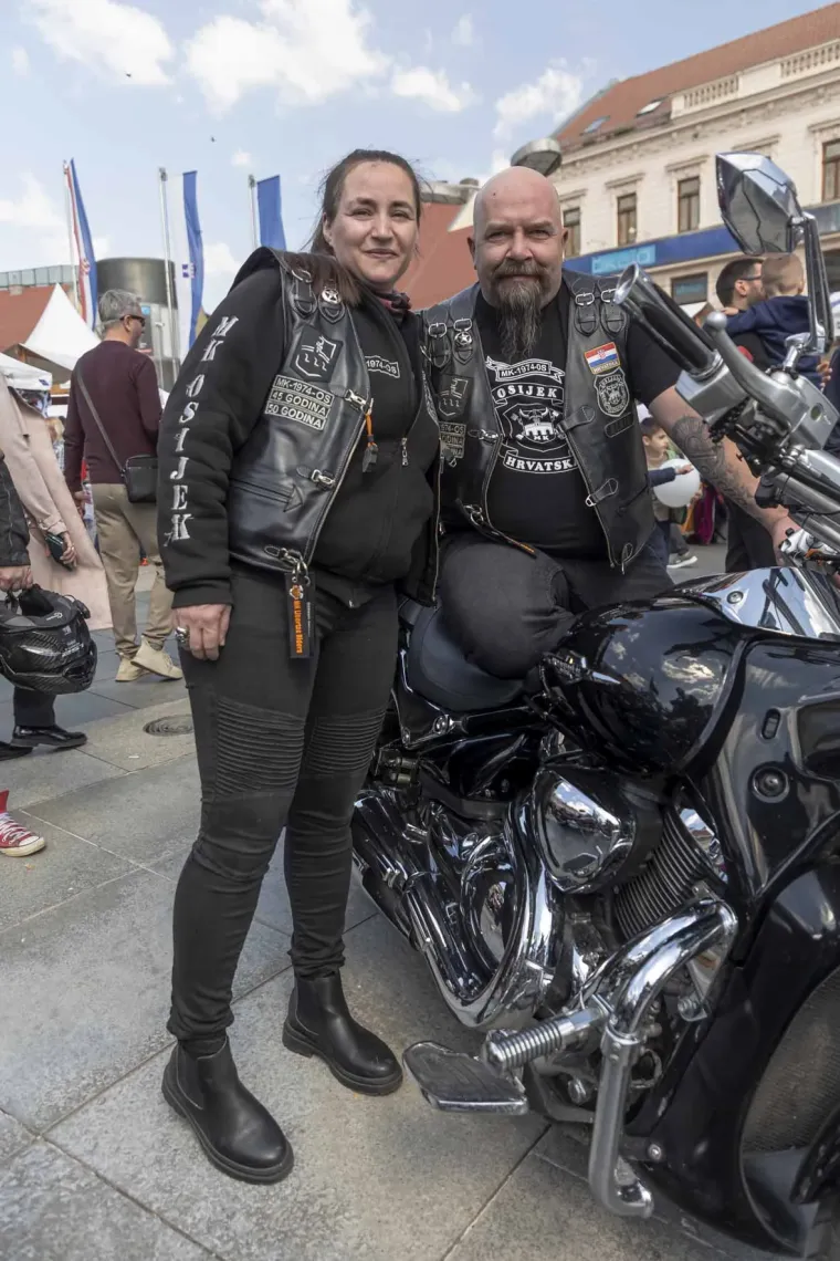 Zgodne Osječanke ukrale show: Nema tko se nije okrenuo za ovim legicama u sredi&scaron;tu grada