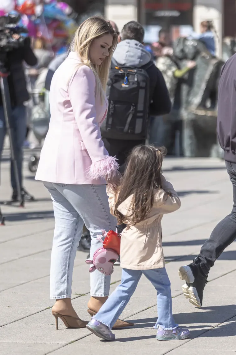 Zgodne Osječanke ukrale show: Nema tko se nije okrenuo za ovim legicama u sredi&scaron;tu grada