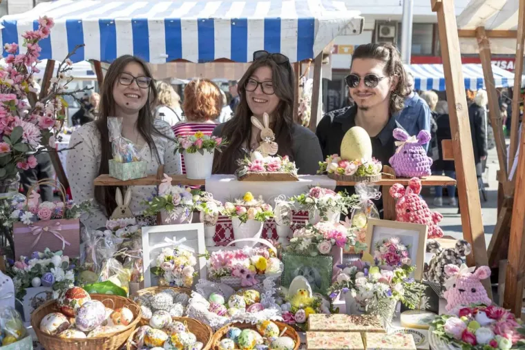 Zgodne Osječanke ukrale show: Nema tko se nije okrenuo za ovim legicama u sredi&scaron;tu grada