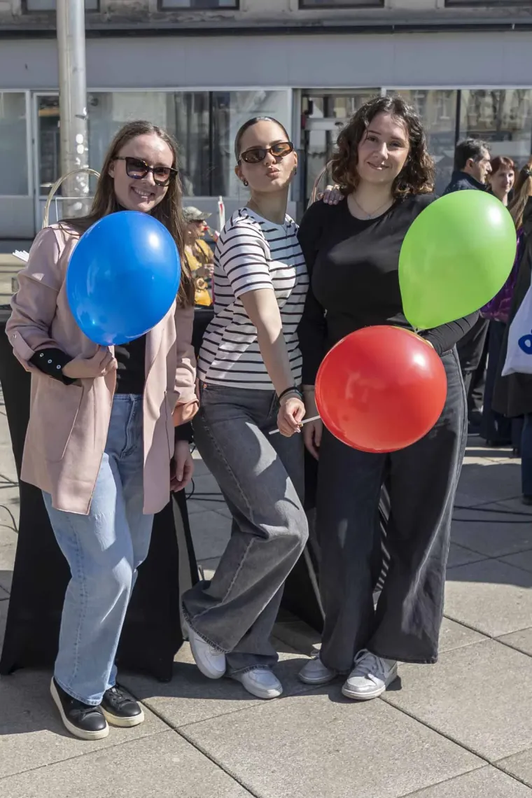 Zgodne Osječanke ukrale show: Nema tko se nije okrenuo za ovim legicama u sredi&scaron;tu grada