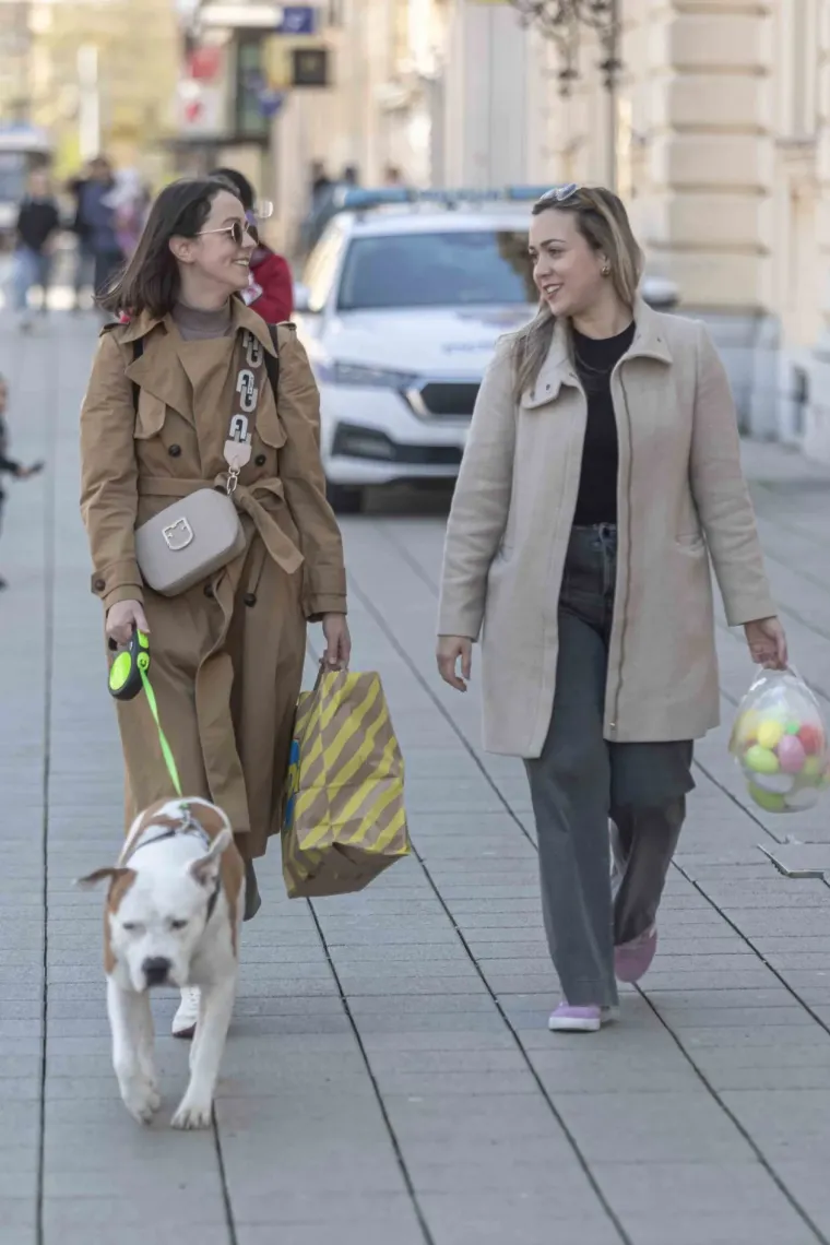 Zgodne Osječanke ukrale show: Nema tko se nije okrenuo za ovim legicama u sredi&scaron;tu grada