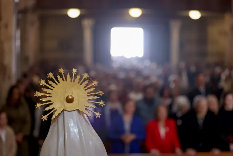 Nadbiskup Zgrablić progovorio o ranama, strahu i nadi &ndash; poruka odjeknula katedralom