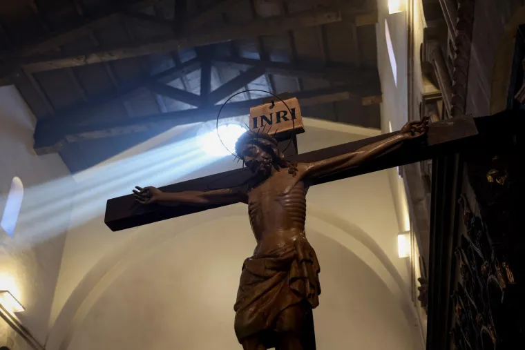 Nadbiskup Zgrablić progovorio o ranama, strahu i nadi &ndash; poruka odjeknula katedralom