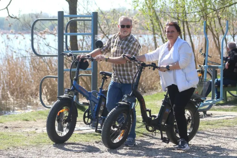 Uskrs u znaku ljubavi: Parovi uživali u proljetnoj &scaron;etnji marinom, evo tko je sve bio