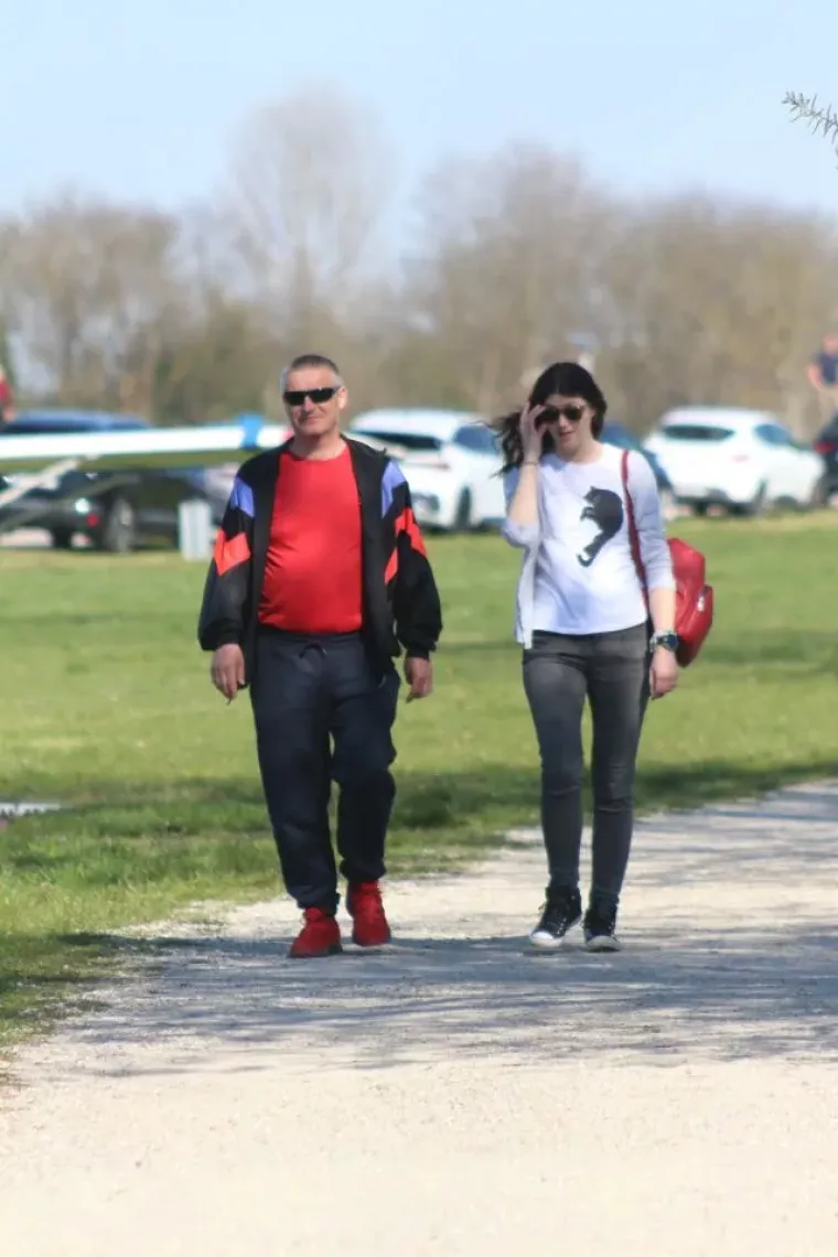 Uskrs u znaku ljubavi: Parovi uživali u proljetnoj &scaron;etnji marinom, evo tko je sve bio