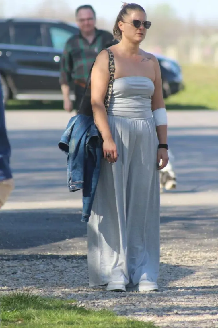 Uskrs u znaku ljubavi: Parovi uživali u proljetnoj &scaron;etnji marinom, evo tko je sve bio