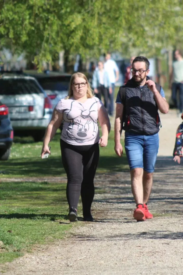 Uskrs u znaku ljubavi: Parovi uživali u proljetnoj &scaron;etnji marinom, evo tko je sve bio