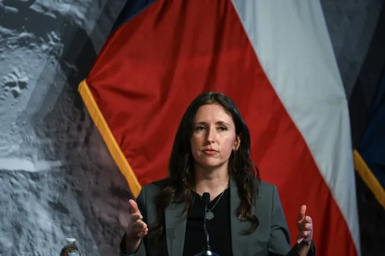 Očaravajući pogled na Zemlju s Artemisa: Lete prema tamnoj strani Mjeseca