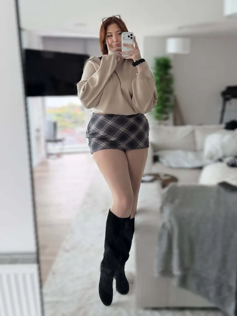 Visoka je 205 centimetara, dugo nije mogla naći dečka, a danas poput magneta privlači makrofile