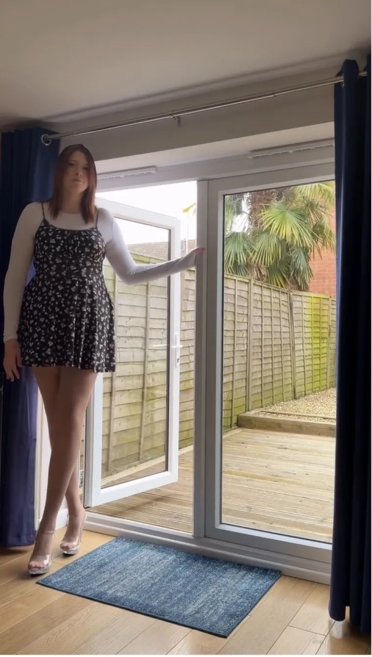 Visoka je 205 centimetara, dugo nije mogla naći dečka, a danas poput magneta privlači makrofile