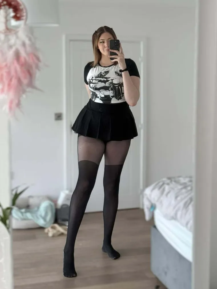 Visoka je 205 centimetara, dugo nije mogla naći dečka, a danas poput magneta privlači makrofile