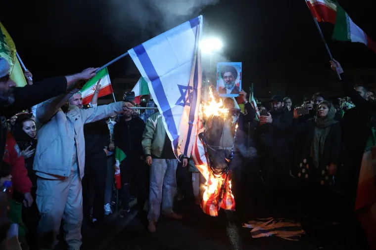 Veliko slavlje na ulicama glavnog grada: Pale se izraelske i američke zastave