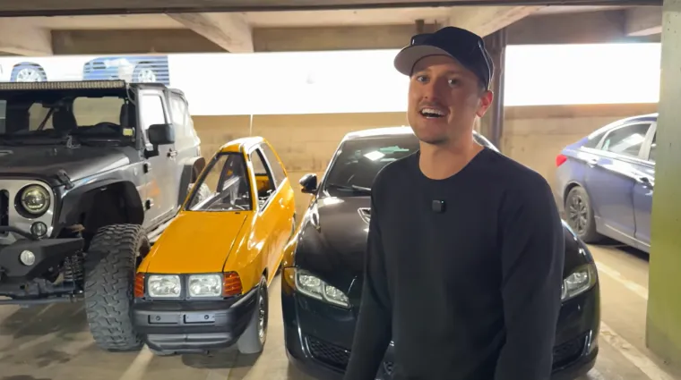 Nije ni crtić ni optička iluzija: Napravio je najuži auto na svijetu i potpuno ga legalno vozi ulicama