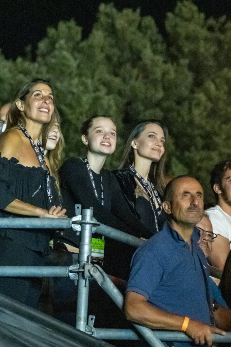 Postala ženstvenija i odbacila mu&scaron;ku modu: Ne zna se sliči ili vi&scaron;e na majku ili oca