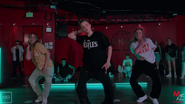 Postala ženstvenija i odbacila mu&scaron;ku modu: Ne zna se sliči ili vi&scaron;e na majku ili oca