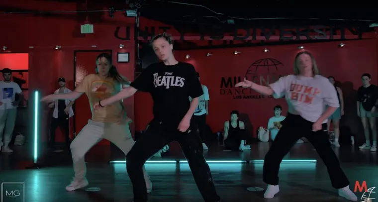 Postala ženstvenija i odbacila mu&scaron;ku modu: Ne zna se sliči ili vi&scaron;e na majku ili oca