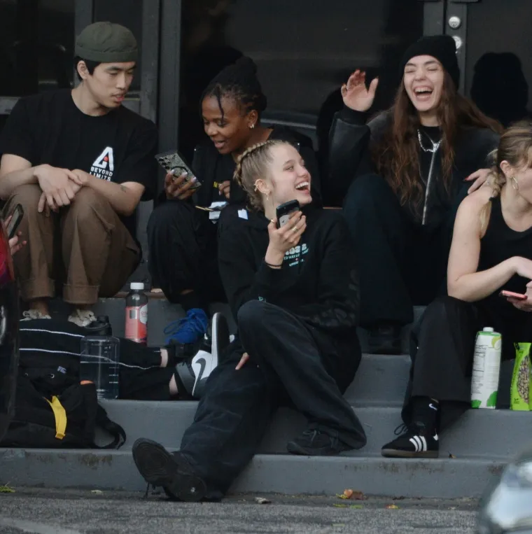 Postala ženstvenija i odbacila mu&scaron;ku modu: Ne zna se sliči ili vi&scaron;e na majku ili oca