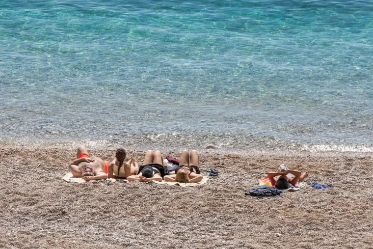 Tko im ne bi zavidio? Pogledajte prizore s najpoznatije plaže u Dubrovniku