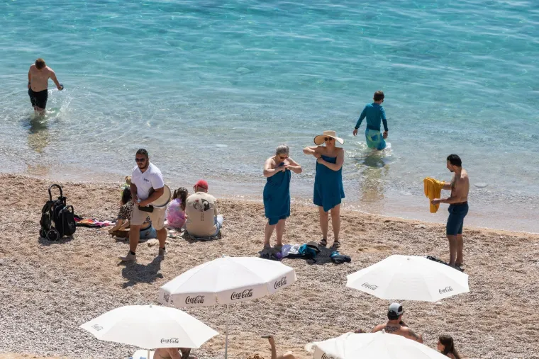 Tko im ne bi zavidio? Pogledajte prizore s najpoznatije plaže u Dubrovniku