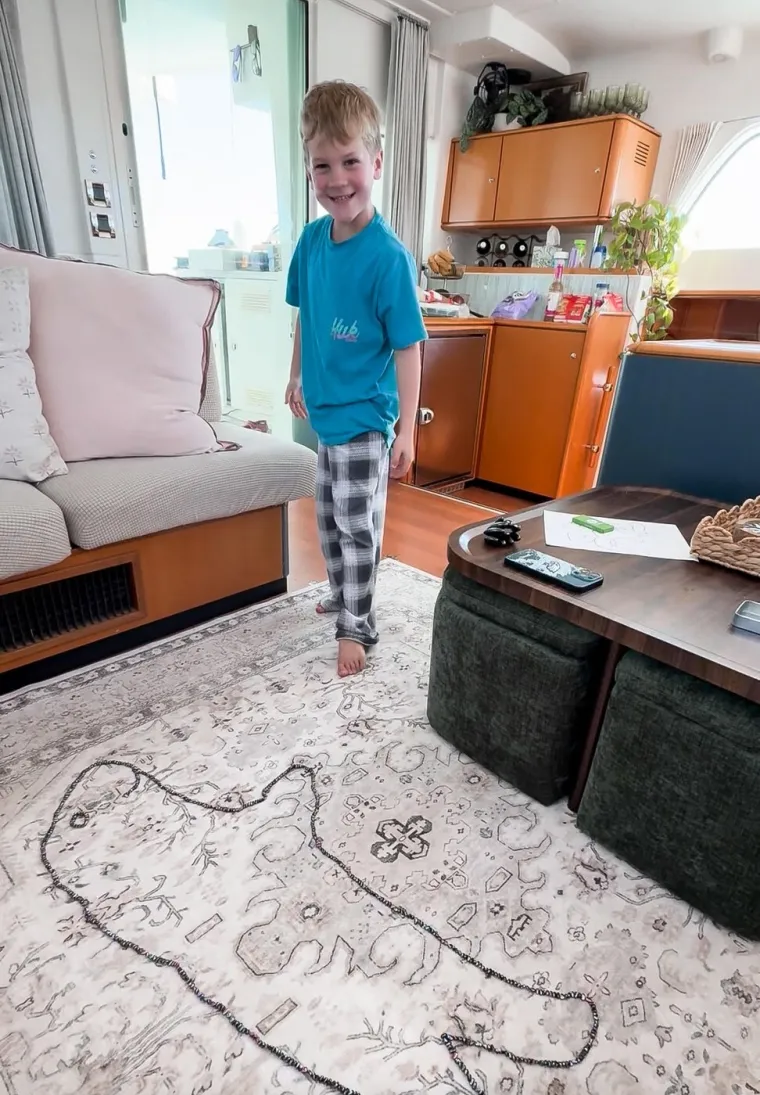 Prodali su sve &scaron;to su imali, preselili na brod, te smanjili životne tro&scaron;kove za čak 75%!