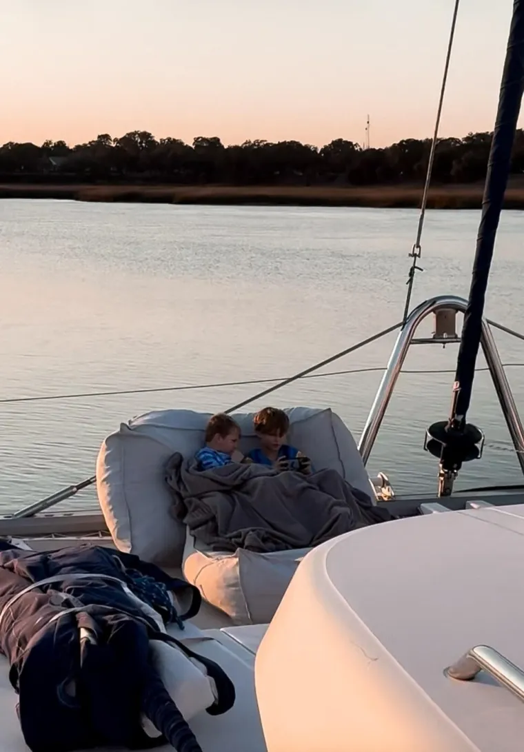 Prodali su sve &scaron;to su imali, preselili na brod, te smanjili životne tro&scaron;kove za čak 75%!