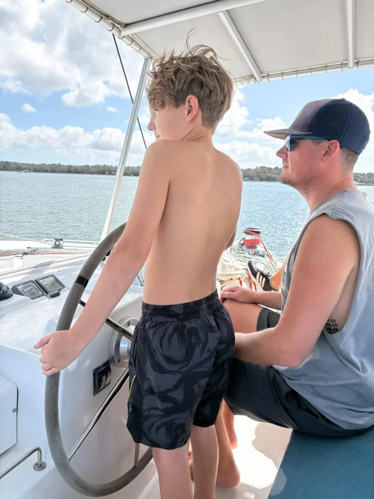 Prodali su sve &scaron;to su imali, preselili na brod, te smanjili životne tro&scaron;kove za čak 75%!