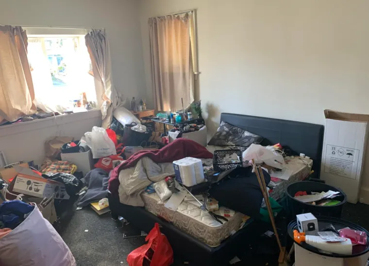 Godinama su živjeli u smeću i kaosu pa su zasukali rukave: Danas su im domovi kao iz snova