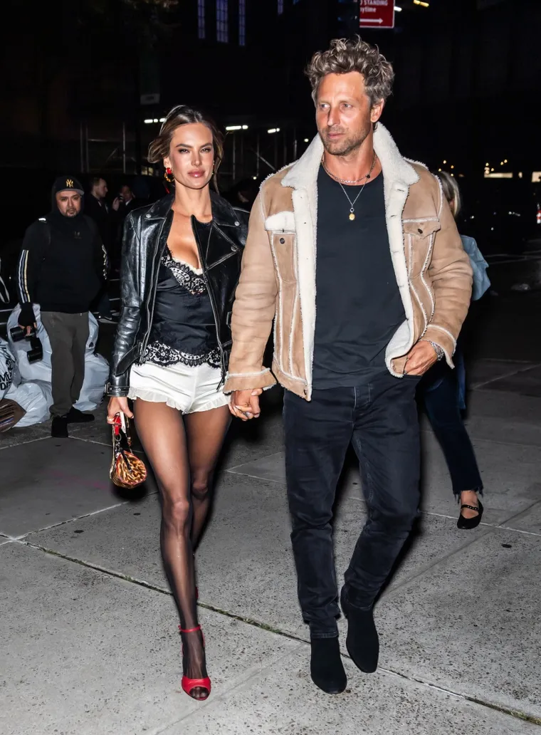 S 11 imala estetsku operaciju, pa postala slavna anđelica: Danas slavi 45., a ni traga godinama