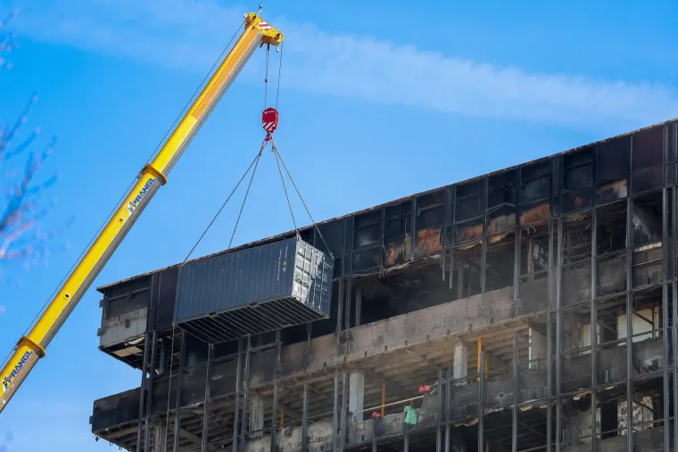 Počelo je? Bageri s bu&scaron;ilicom stigli pred Vjesnik, pogledajte &scaron;to rade neboderu