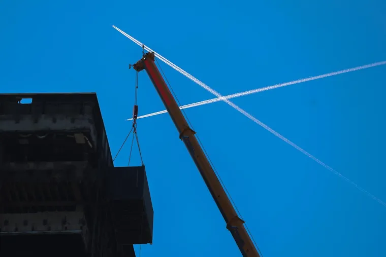 Počelo je? Bageri s bu&scaron;ilicom stigli pred Vjesnik, pogledajte &scaron;to rade neboderu