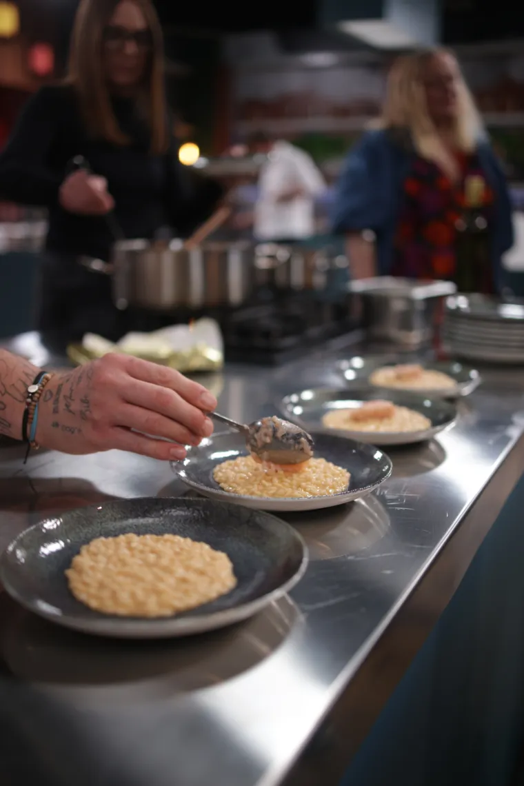 Zavirili smo iza kulisa &lsquo;Igre chefova&rsquo;: Michelin doručak, vrhunska atmosfera i ekipa koja osvaja