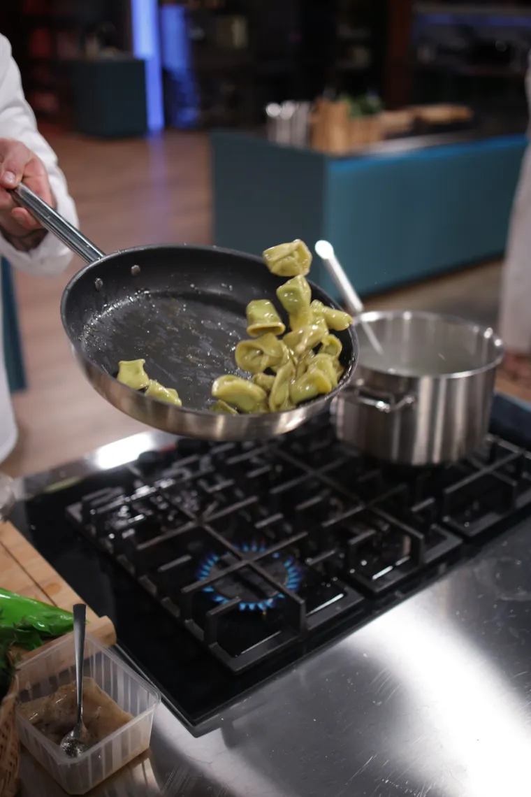 Zavirili smo iza kulisa &lsquo;Igre chefova&rsquo;: Michelin doručak, vrhunska atmosfera i ekipa koja osvaja