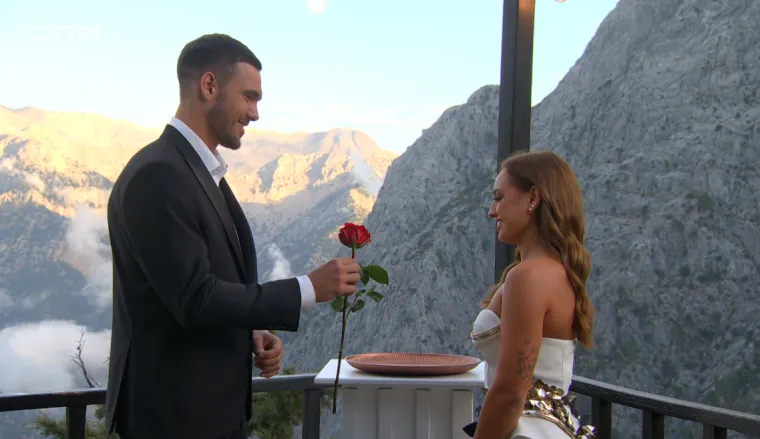 Karlo je odabrao Kaju, a Petar Anastasiju! Pogledajte romantične fotografije zaljubljenih parova