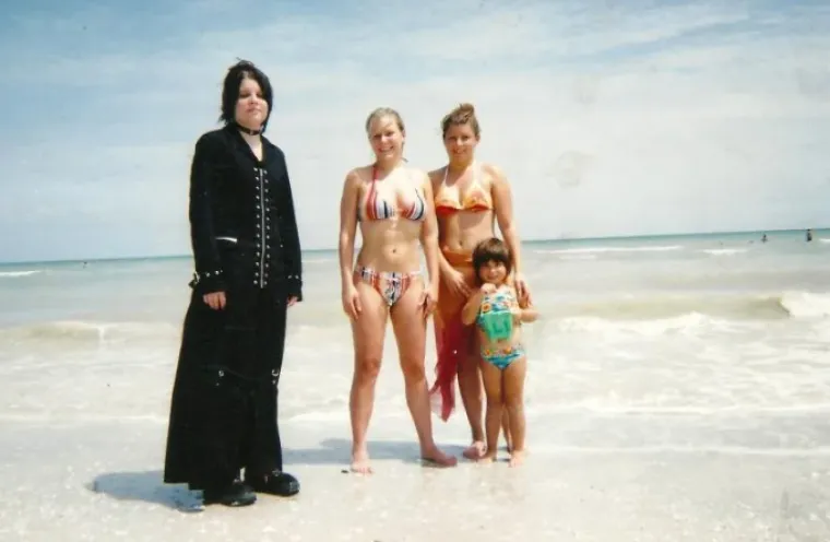 Ljudi dijele najneugodnije fotografije s braćom i sestrama: Ove su čisti urnebes!