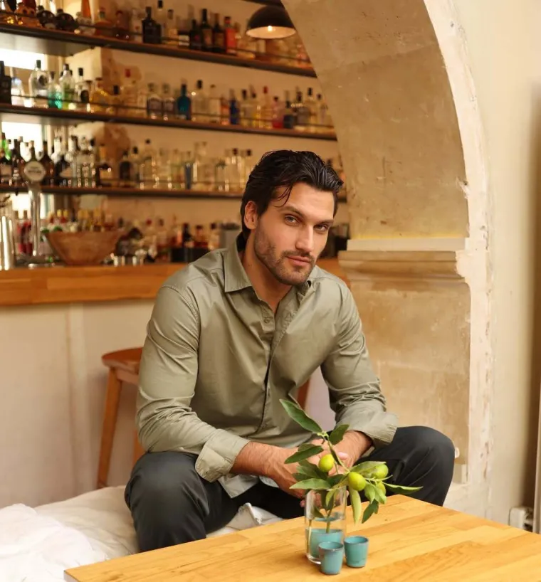 Živio je u Dubaiju, pozirao za D&amp;G i prona&scaron;ao ljubav u realityju: Evo kako Petar izgleda van showa