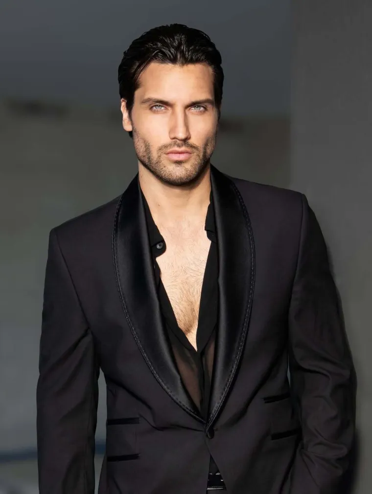 Živio je u Dubaiju, pozirao za D&amp;G i prona&scaron;ao ljubav u realityju: Evo kako Petar izgleda van showa