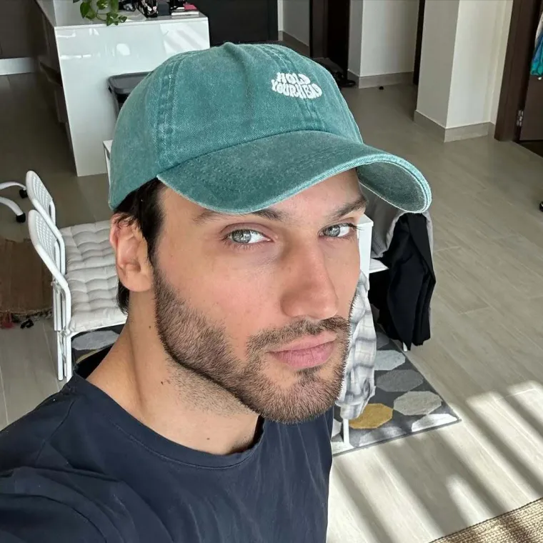 Živio je u Dubaiju, pozirao za D&amp;G i prona&scaron;ao ljubav u realityju: Evo kako Petar izgleda van showa