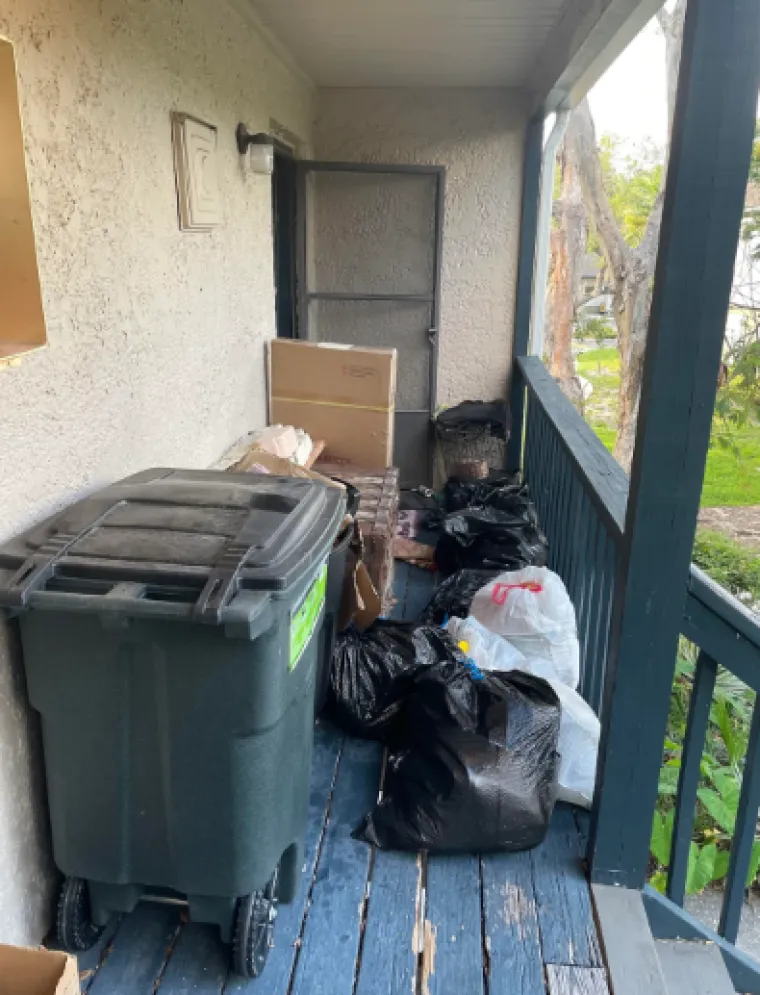 Bacaju im smeće, uni&scaron;tavaju imovinu: Ovi susjedi su pre&scaron;li svaku granicu, prizori su grozni