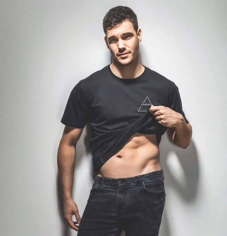 Tko je Karlo kad se kamere ugase? Preživio je veliku traumu i prona&scaron;ao ljubav u realityju