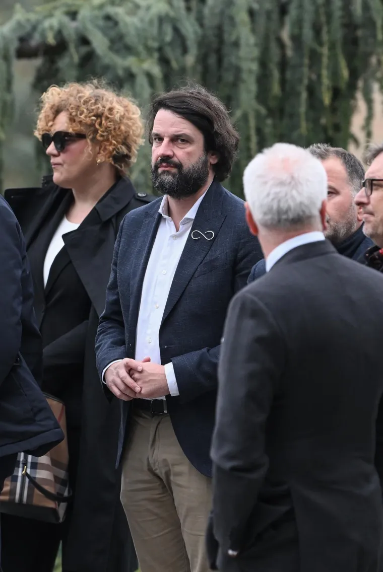 Posljednji ispraćaj Vlatka Cvrtile na Mirogoju: Od omiljenog profesora oprostili se brojni političari i kolege