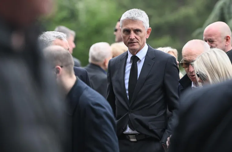 Posljednji ispraćaj Vlatka Cvrtile na Mirogoju: Od omiljenog profesora oprostili se brojni političari i kolege