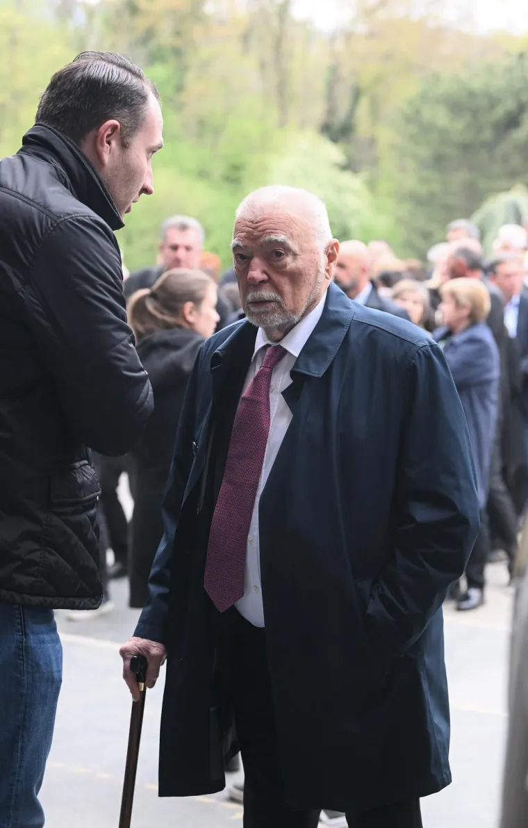 Posljednji ispraćaj Vlatka Cvrtile na Mirogoju: Od omiljenog profesora oprostili se brojni političari i kolege