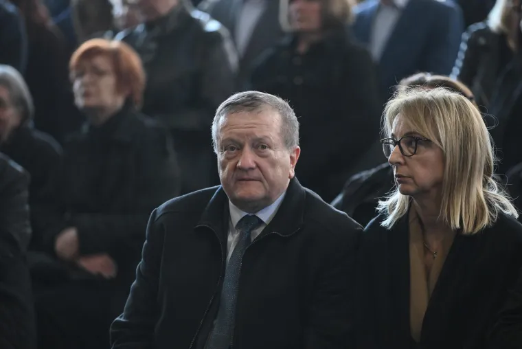 Posljednji ispraćaj Vlatka Cvrtile na Mirogoju: Od omiljenog profesora oprostili se brojni političari i kolege