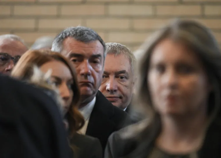 Posljednji ispraćaj Vlatka Cvrtile na Mirogoju: Od omiljenog profesora oprostili se brojni političari i kolege