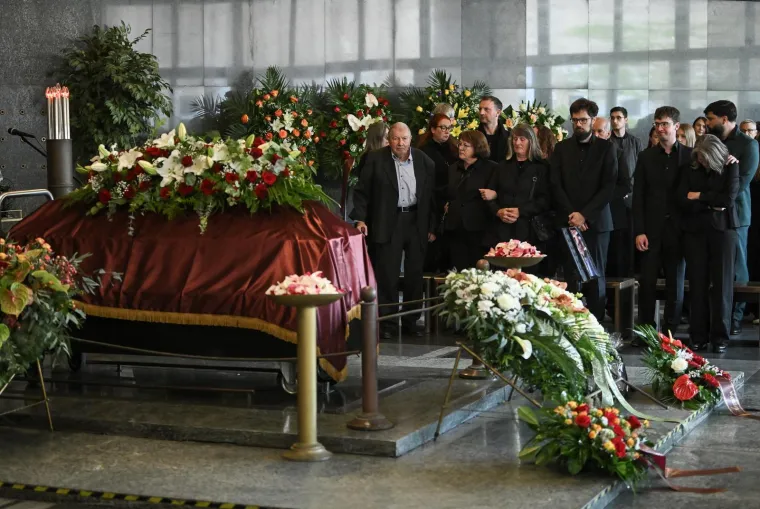 Posljednji ispraćaj Vlatka Cvrtile na Mirogoju: Od omiljenog profesora oprostili se brojni političari i kolege