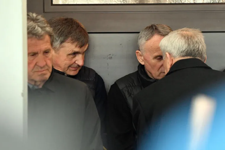 Pogledajte tko se sve oprostio od Srećka Bogdana: Na sprovodu i lica koja dugo nismo vidjeli